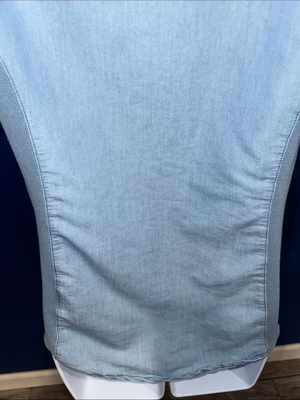 Cavalini - Lightweight Denim Button-Up Top size Medium - Picture 16 of 16